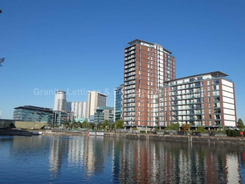 City Lofts, 94 The Quays, Salford... 1 bed apartment £1,095 pcm (£253 pw)