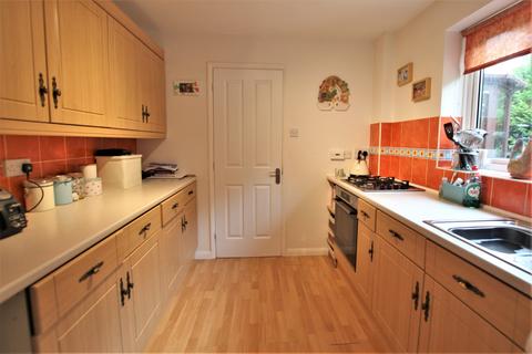 4 bedroom detached house for sale - DERWENT CLOSE HORNDEAN