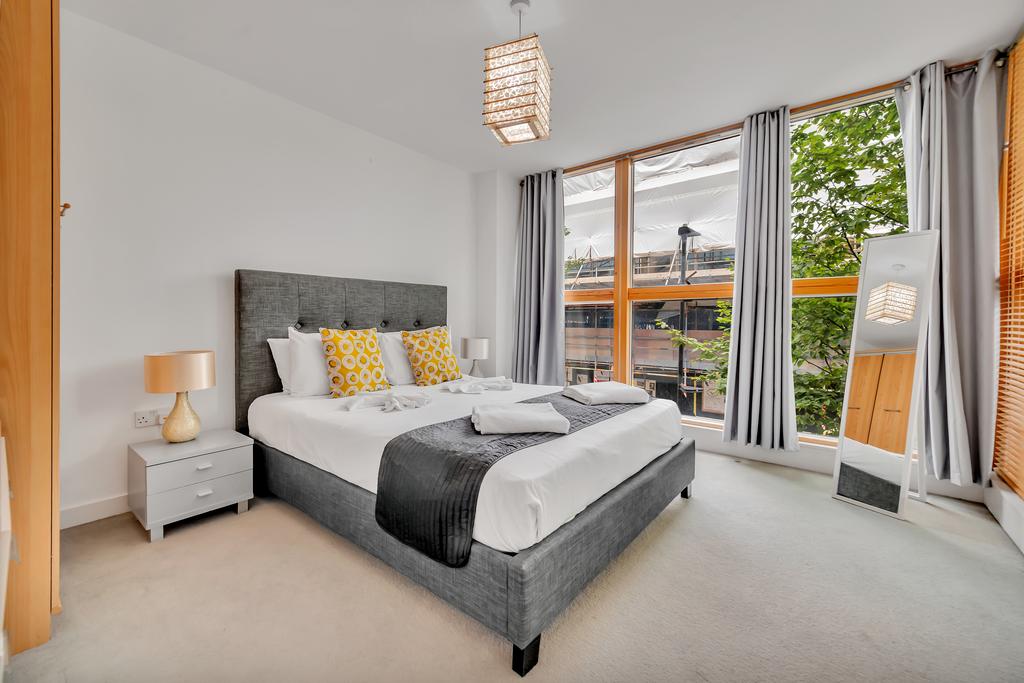 Featherstone Street, Clerkenwell, London, EC1Y 1 bed apartment £2,000