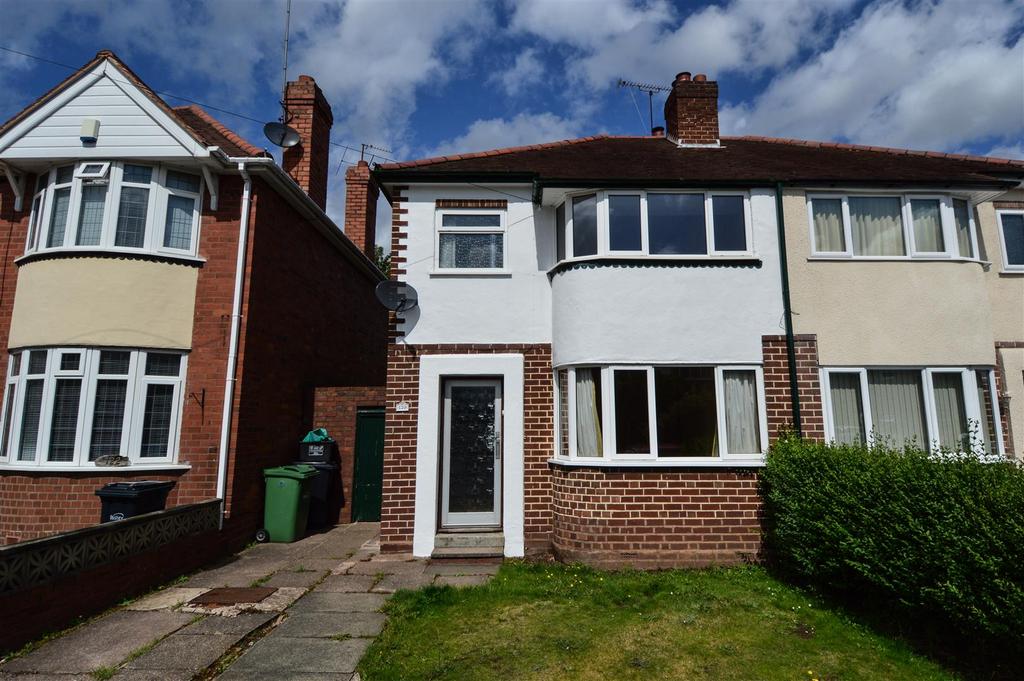 Mount Pleasant, Kingswinford, West Midlands, DY6 3 bed semidetached house £900 pcm (£208 pw)