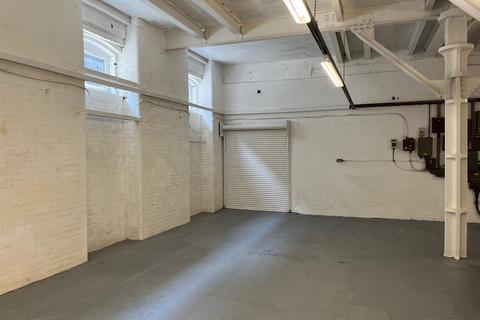 Industrial unit to rent, Unit 11, Paramount Industrial Estate, Watford, WD24 7XA