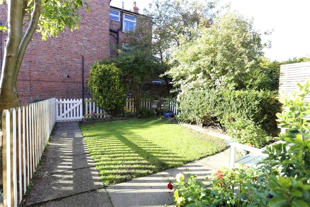 Stephens Terrace, Didsbury... 3 bed terraced house £1,350 pcm (£312 pw)