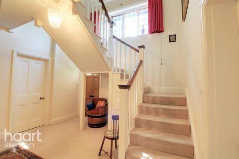 Skibbereen Linkside North, Hindhead, GU26 6NZ