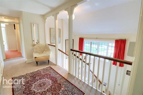 Skibbereen Linkside North, Hindhead, GU26 6NZ