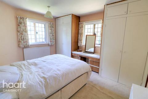 Skibbereen Linkside North, Hindhead, GU26 6NZ