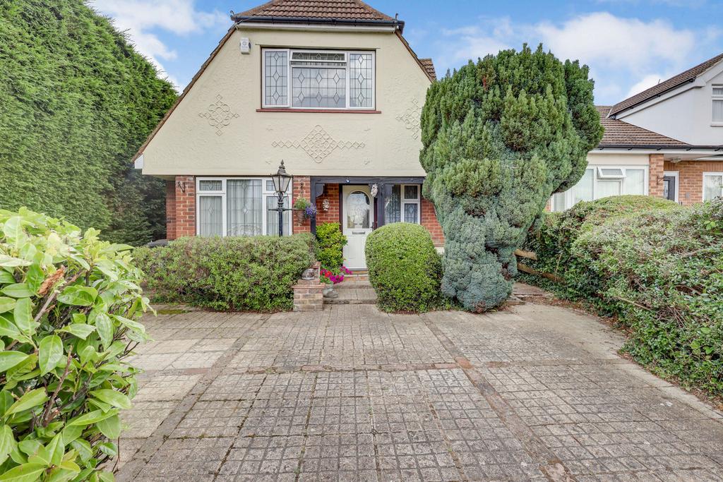 Hill Lane, Hockley, SS5 3 bed detached house for sale £450,000