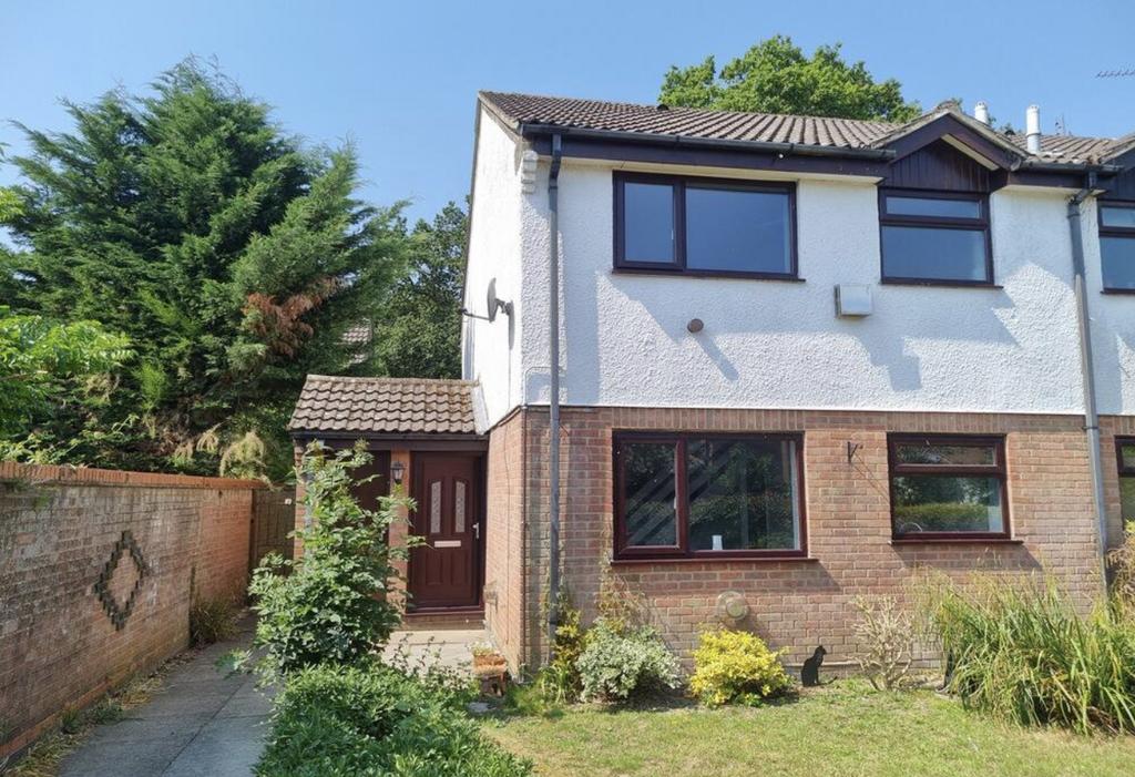 Bronte Close, Totton SO40 1 bed semidetached house to rent £875 pcm