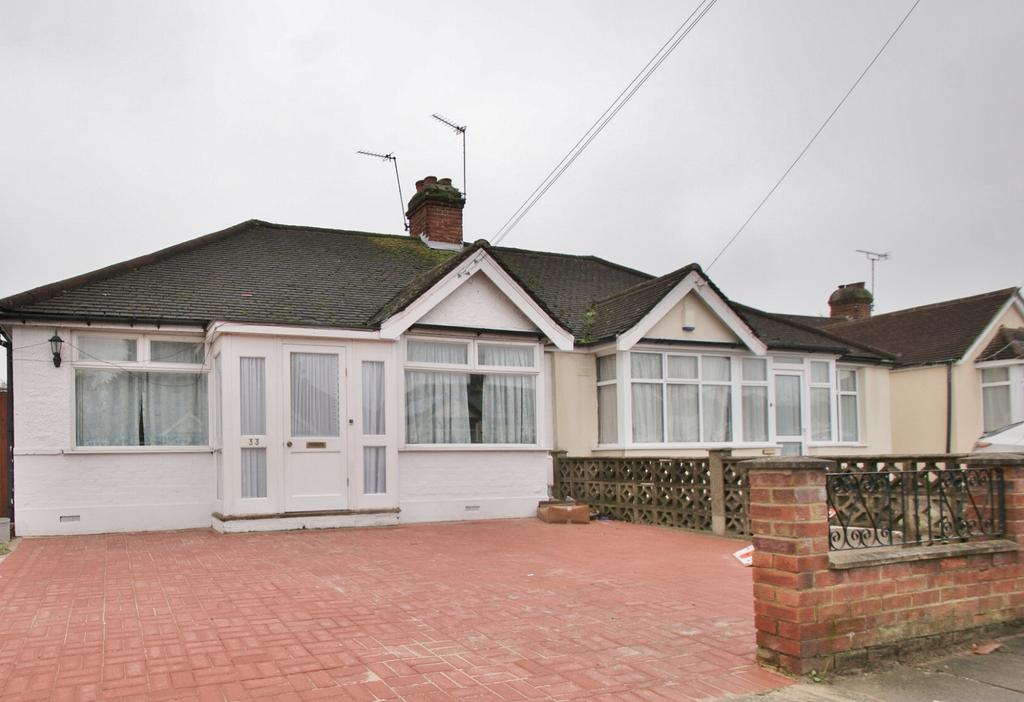 Moat Farm Road, UB5 3 bed bungalow for sale £550,000