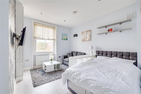 1 bedroom flat for sale, Stevenage Road, Bishops Park, London