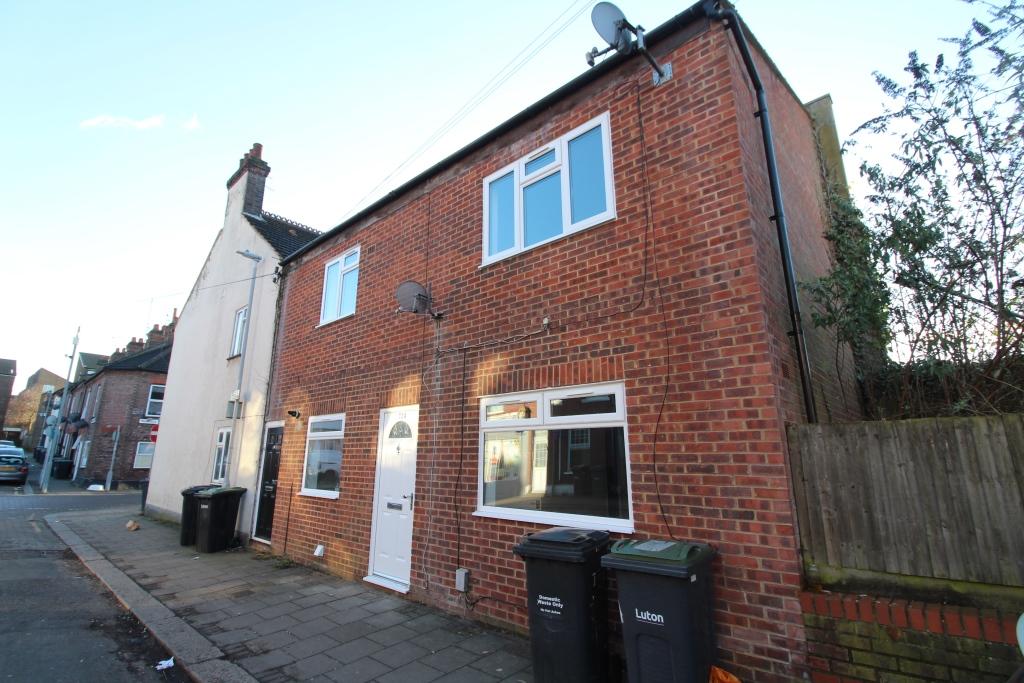 Frederick Street, High Town, Luton, LU2 2 bed end of terrace house £