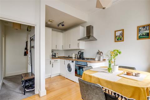 1 bedroom apartment to rent, Lindore Road, SW11