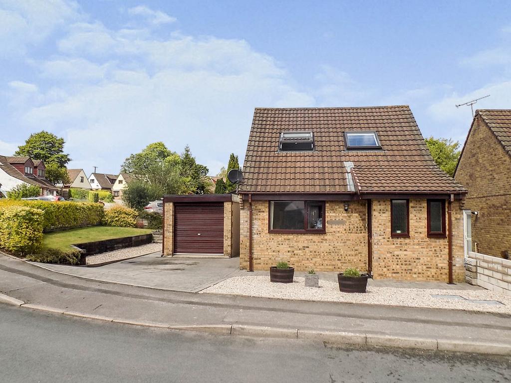 Gregory Close, Pencoed, Bridgend County. CF35 6RF 2 bed detached house