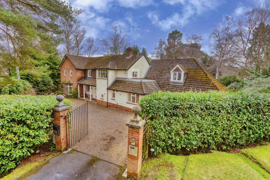 Wentworth Estate 5 bed detached house for sale £2,500,000