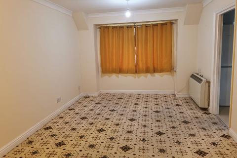 1 bedroom flat to rent, 120 Castleview Garden , IG1