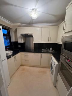 1 bedroom flat to rent, 120 Castleview Garden , IG1