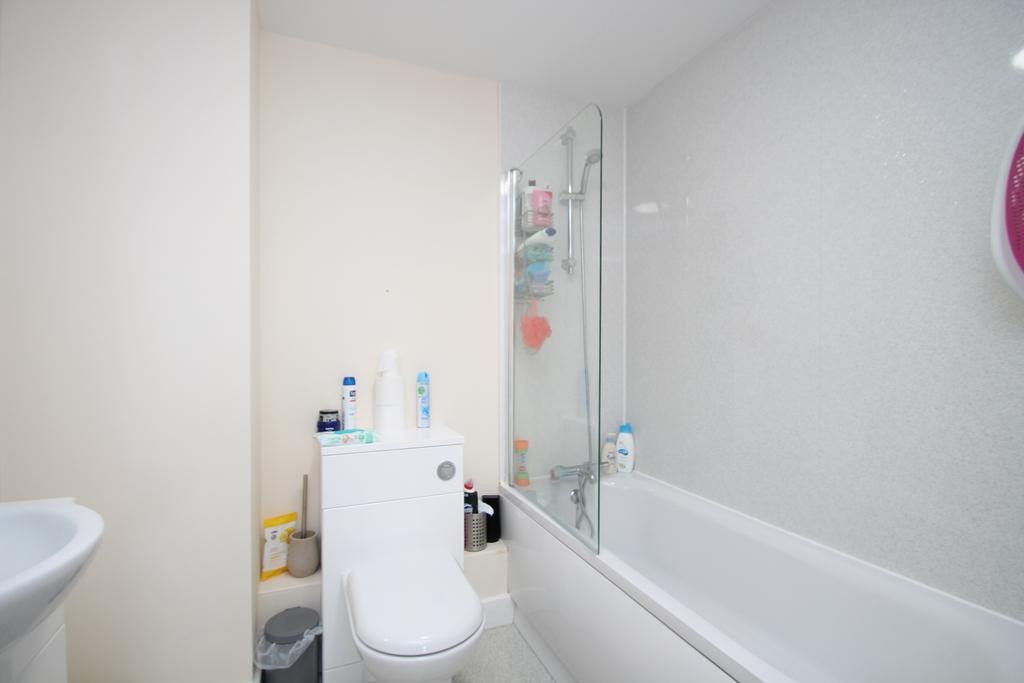 Bathroom.JPG