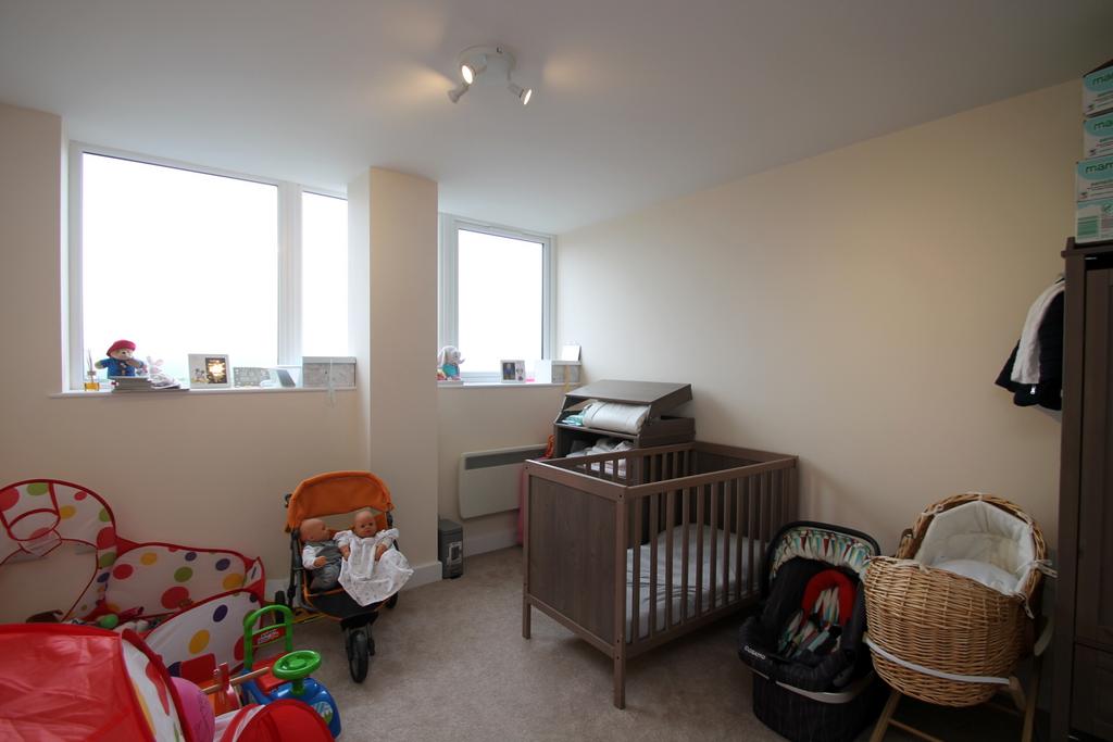 Second bedroom (2).JPG