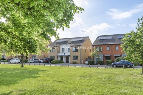 10 Wensum Place, Bromley, BR2 7BF