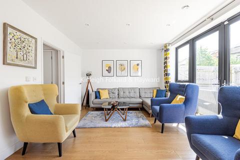 10 Wensum Place, Bromley, BR2 7BF