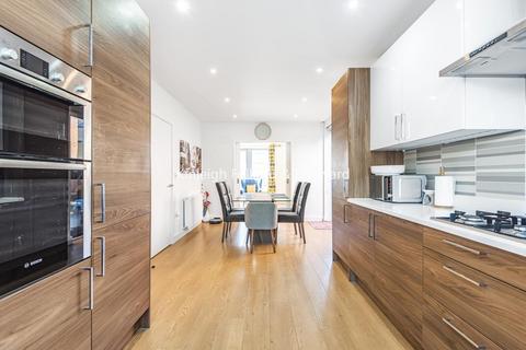 10 Wensum Place, Bromley, BR2 7BF