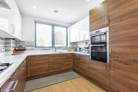 10 Wensum Place, Bromley, BR2 7BF