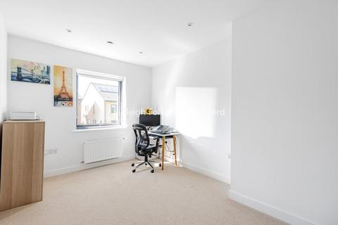 10 Wensum Place, Bromley, BR2 7BF
