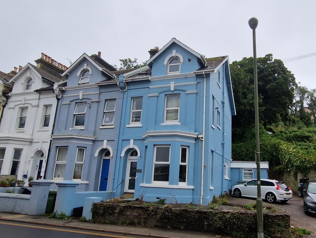 New Road Brixham 1 bed flat to rent £700 pcm (£162 pw)