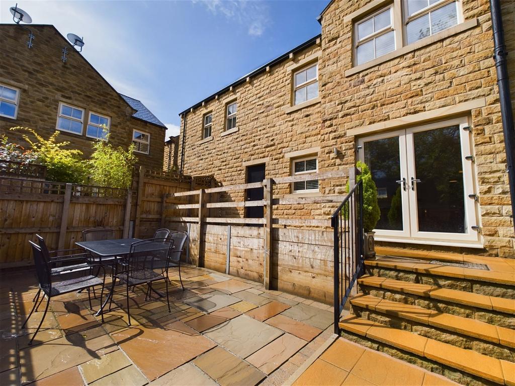 Bowler Way, Greenfield, Saddleworth 4 bed townhouse for sale £375,000