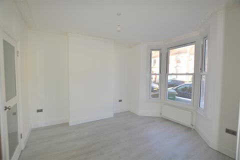 3 bedroom terraced house for sale, Humber Road, London, SE3