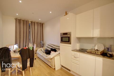 1 bedroom apartment for sale, Flowers Way, Luton