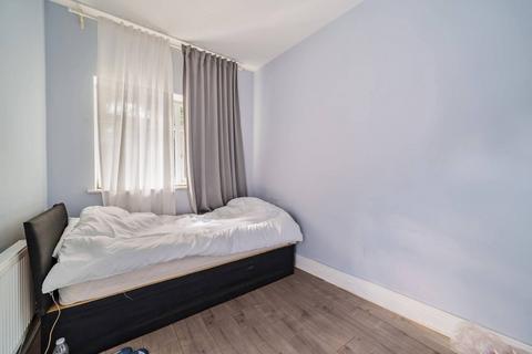 1 bedroom flat for sale, Manor Park Crescent, Edgware, HA8