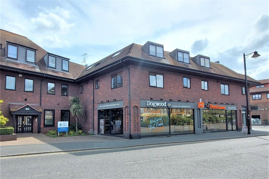 Cobham Gate, Freelands Road, Cobham, Surrey, KT11 1 bed apartment for