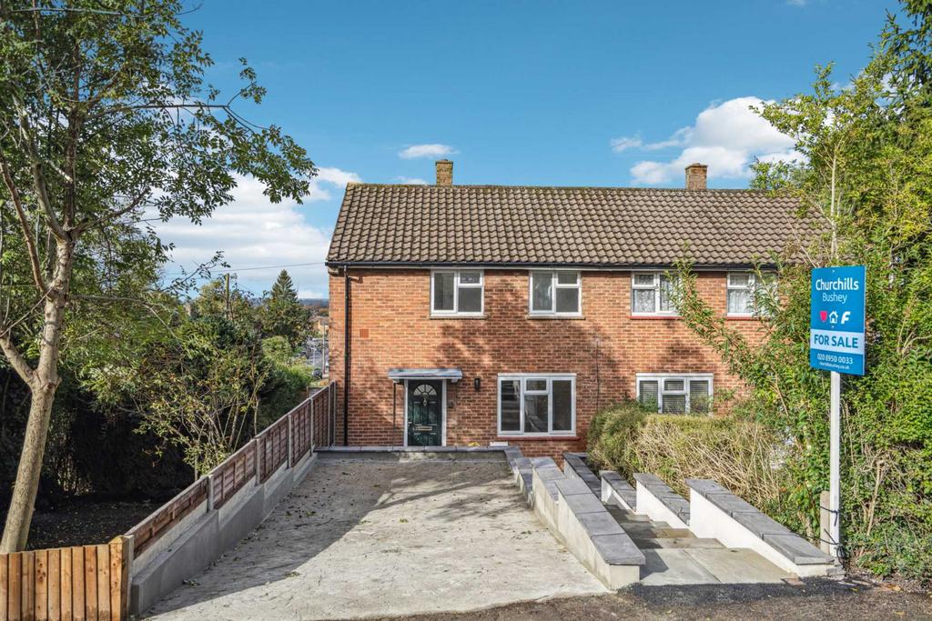 Ashfield Avenue, Bushey 2 bed semidetached house for sale £530,000