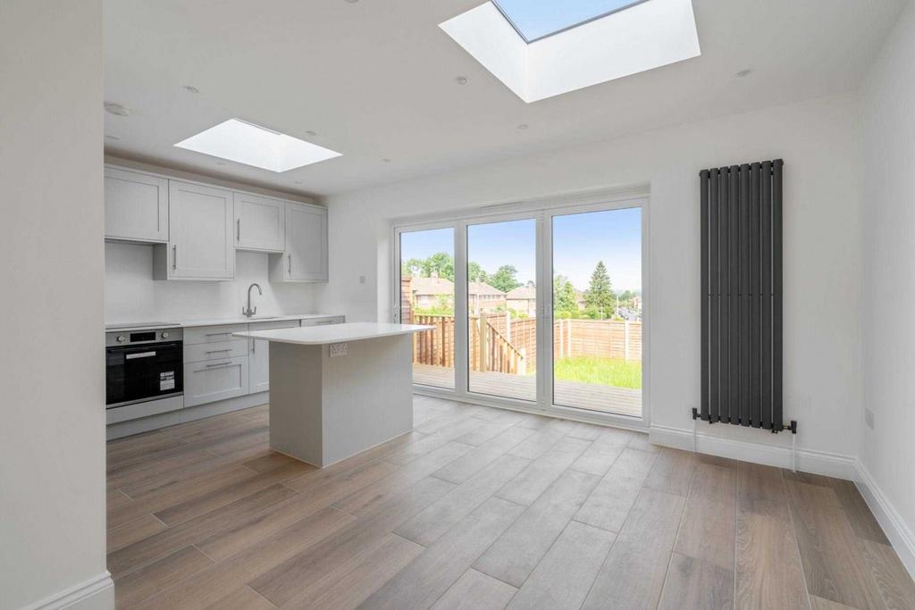 Ashfield Avenue, Bushey 2 bed semidetached house for sale £530,000