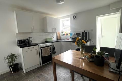 2 bedroom terraced house to rent, Rochdale Road, Tunbridge Wells