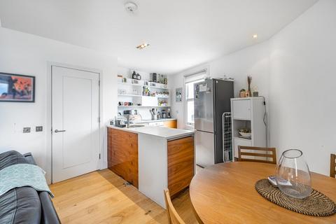 2 bedroom flat for sale, Bedford Hill, Balham