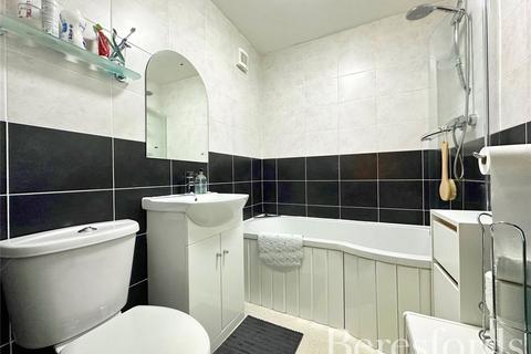 Flat 15, Petands Court Randall Drive, Hornchurch, RM12 6QT