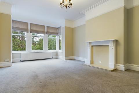 2 bedroom flat to rent, Harlow Moor Drive, Harrogate, HG2