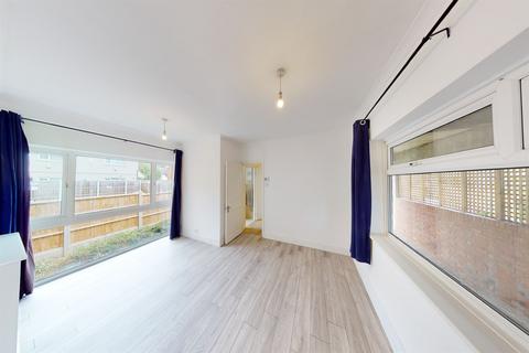 undefined, High Road, Loughton, IG10