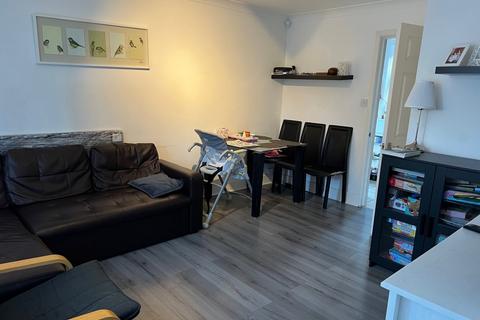 2 bedroom terraced house to rent, Canonsleigh Road, Dagenham