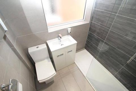 2 bedroom maisonette to rent, Kings Grove, Romford, RM1