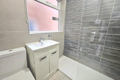 2 bedroom maisonette to rent, Kings Grove, Romford, RM1