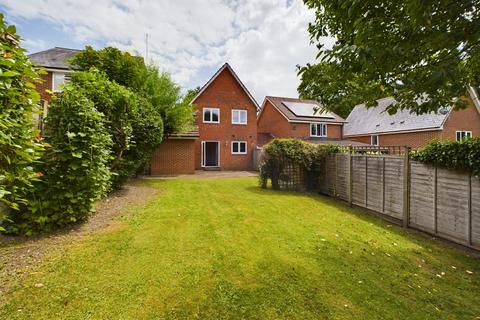 3 bedroom link detached house for sale, Thanstead Copse, Loudwater