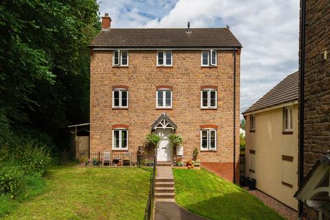 18 Mill Avenue, Copplestone, Crediton, EX17 5HS