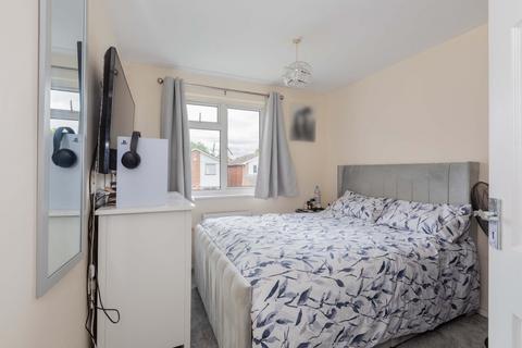 17 Aldebury Road, Maidenhead, SL6 7EY