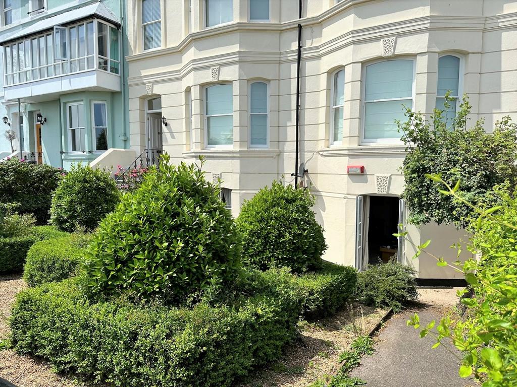 The Beach, Walmer, Deal, Kent, CT14 3 bed apartment for sale £445,000