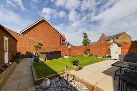 4 bedroom detached house for sale, Manning Way, Long Buckby, Northampton NN6 7WD