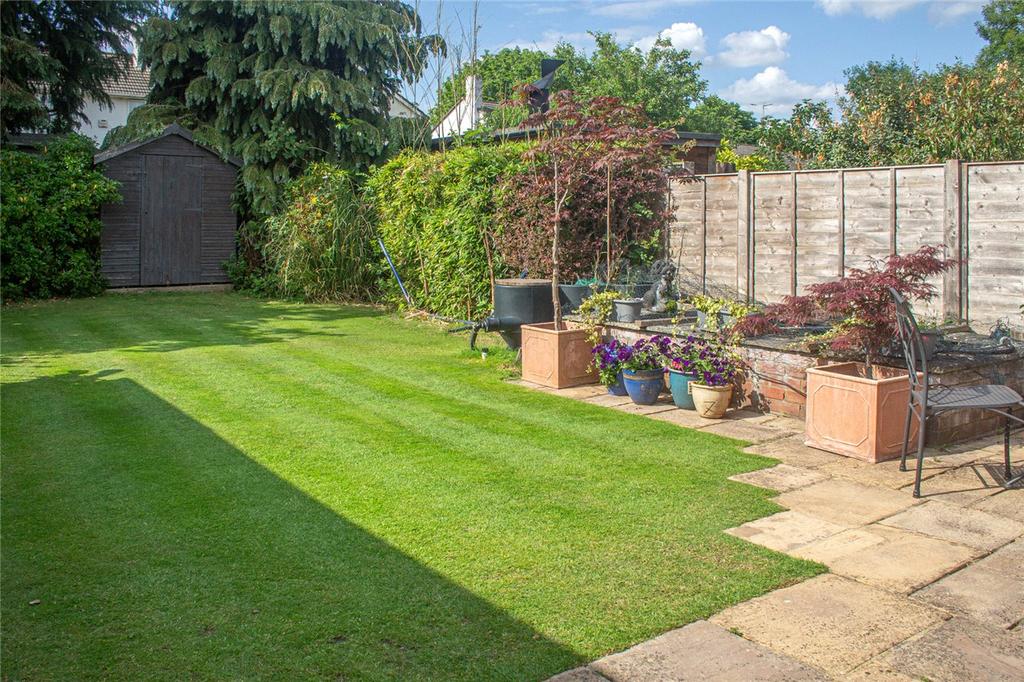 Little Lake, Welwyn Garden City, Hertfordshire 3 bed end of terrace house for sale £475,000