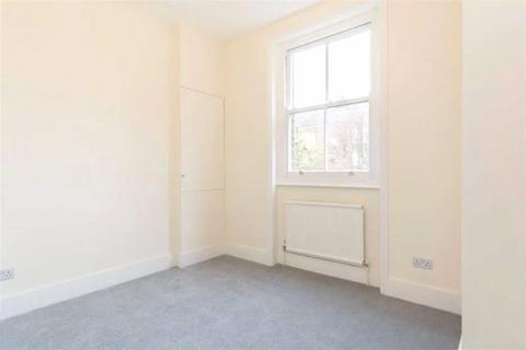 4 bedroom apartment to rent, Finchley Road, St John's Wood, London, NW8