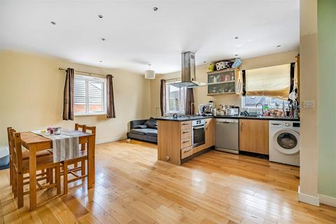 2 bedroom flat for sale - Graylingwell Drive, Chichester, PO19